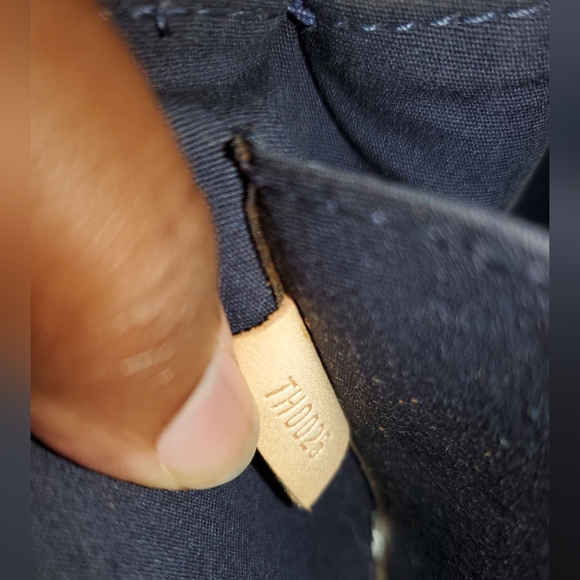 Louis Vuitton Biscayne Bay PM - Picture 7 of 11